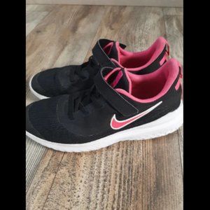 Nike girls 3Y sneakers